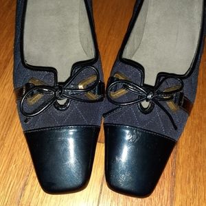 Stuart Weitzman Navy Pumps